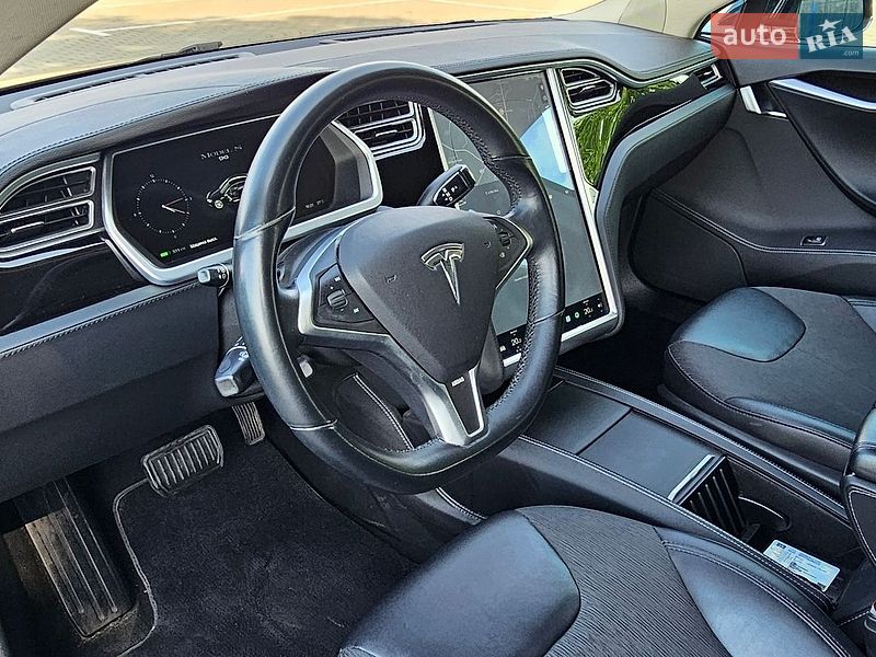 Лифтбек Tesla Model S 2013 в Тернополе