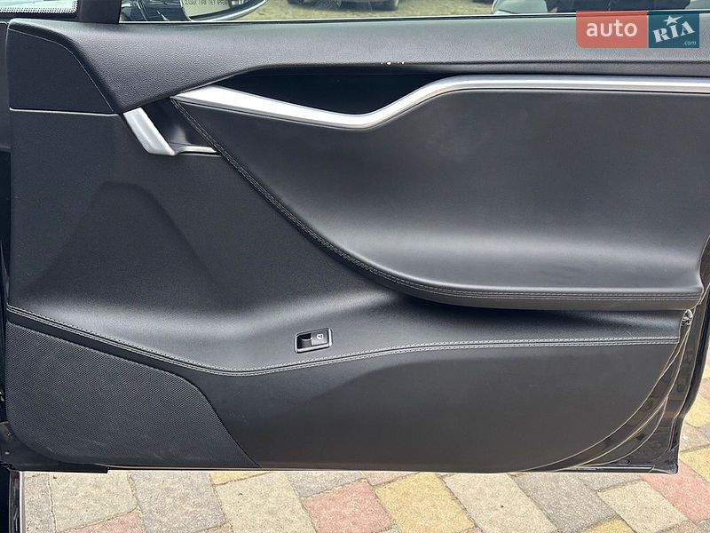 Ліфтбек Tesla Model S 2015 в Стрию фото 17 Ліфтбек Tesla Model S 2015 в Стрию