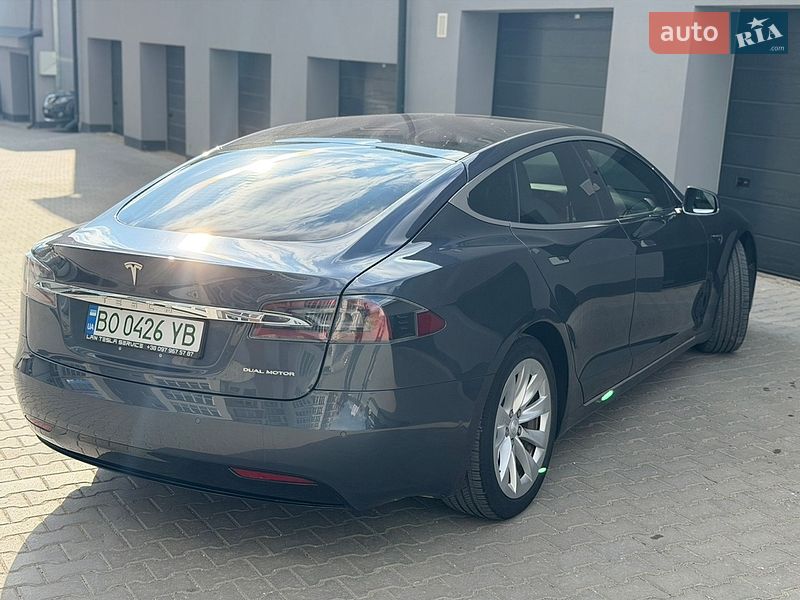 Лифтбек Tesla Model S 2019 в Тернополе