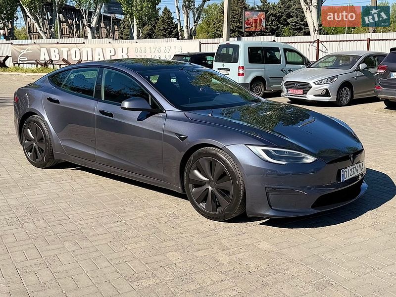 Лифтбек Tesla Model S 2021 в Днепре