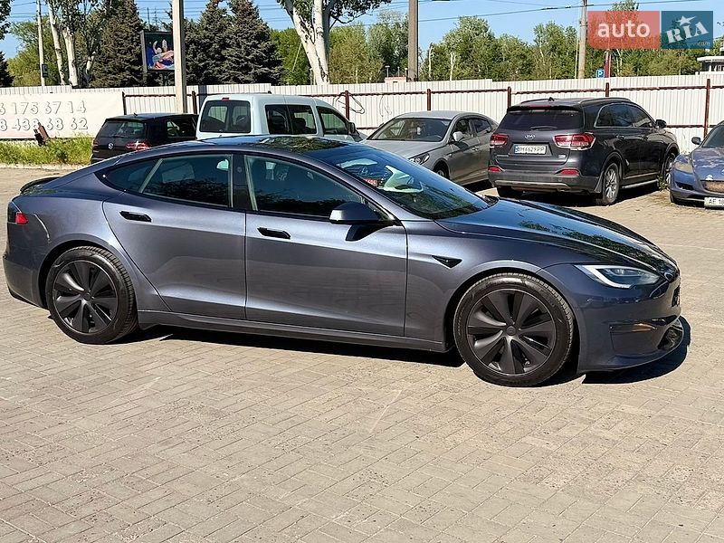 Лифтбек Tesla Model S 2021 в Днепре