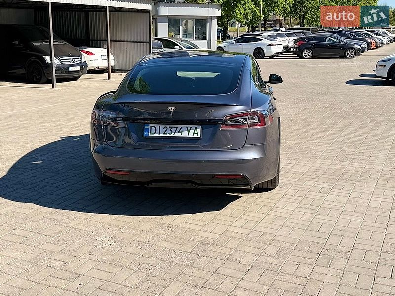Лифтбек Tesla Model S 2021 в Днепре