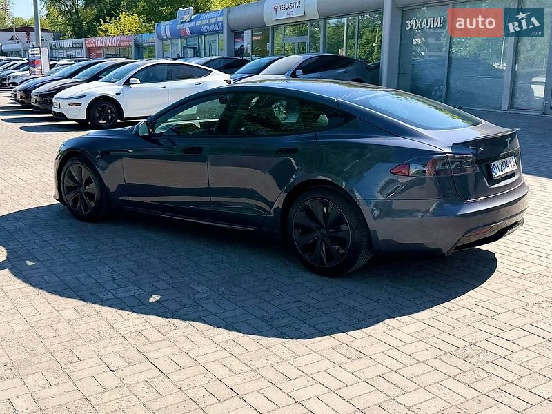 Лифтбек Tesla Model S 2021 в Днепре