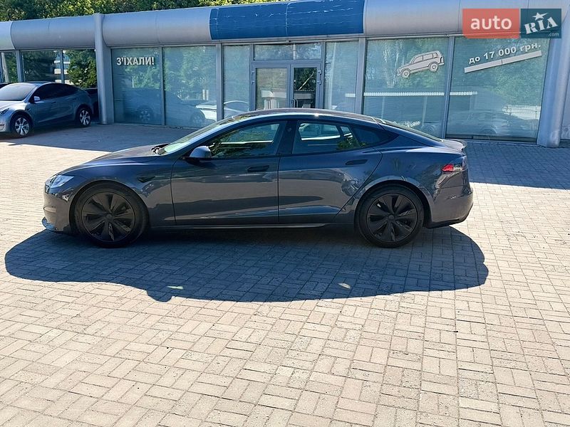 Лифтбек Tesla Model S 2021 в Днепре