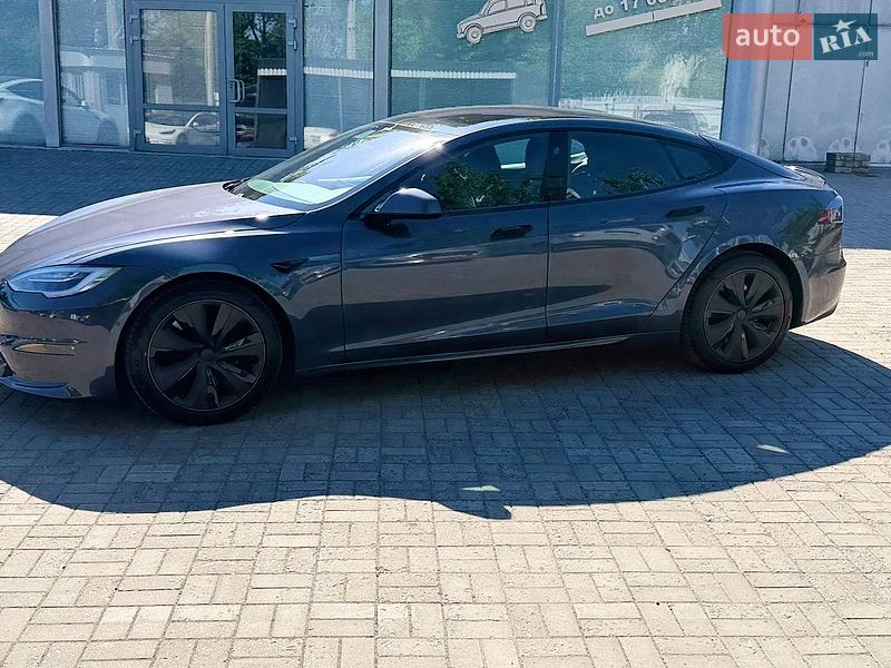 Лифтбек Tesla Model S 2021 в Днепре