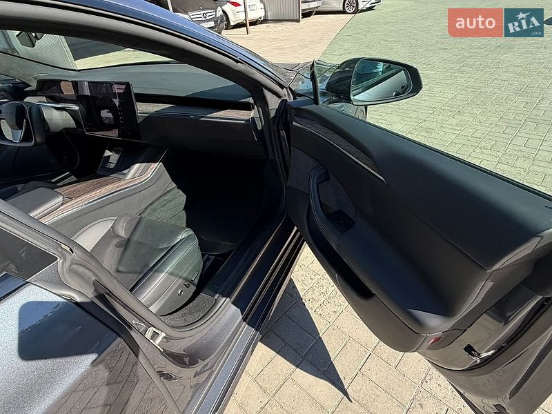 Лифтбек Tesla Model S 2021 в Днепре