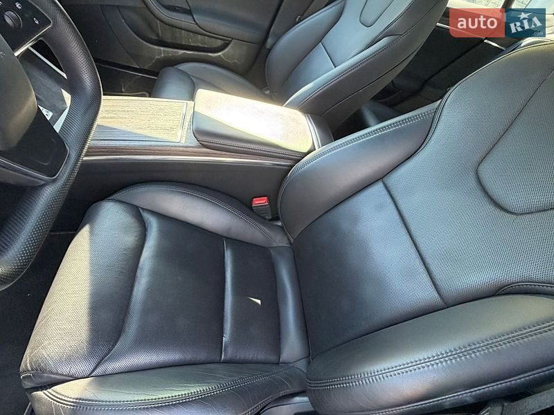 Лифтбек Tesla Model S 2021 в Днепре
