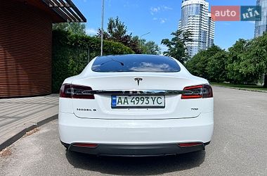 Ліфтбек Tesla Model S 2015 в Києві