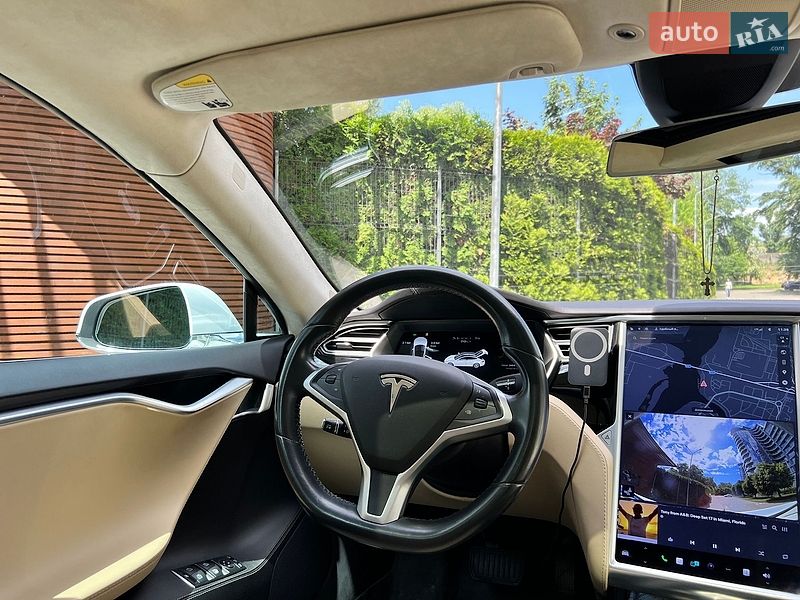 Ліфтбек Tesla Model S 2015 в Києві