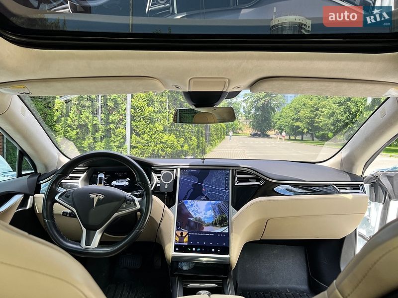 Ліфтбек Tesla Model S 2015 в Києві