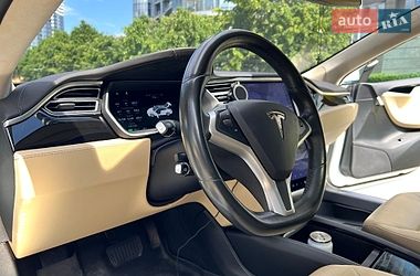 Ліфтбек Tesla Model S 2015 в Києві