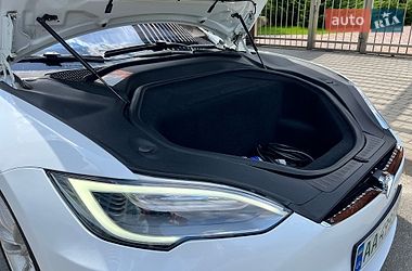Ліфтбек Tesla Model S 2015 в Києві
