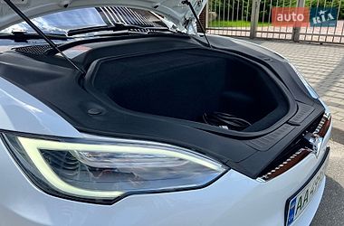 Ліфтбек Tesla Model S 2015 в Києві