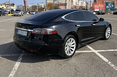 Лифтбек Tesla Model S 2017 в Черновцах