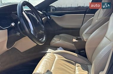 Лифтбек Tesla Model S 2017 в Черновцах
