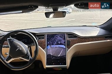 Лифтбек Tesla Model S 2017 в Черновцах
