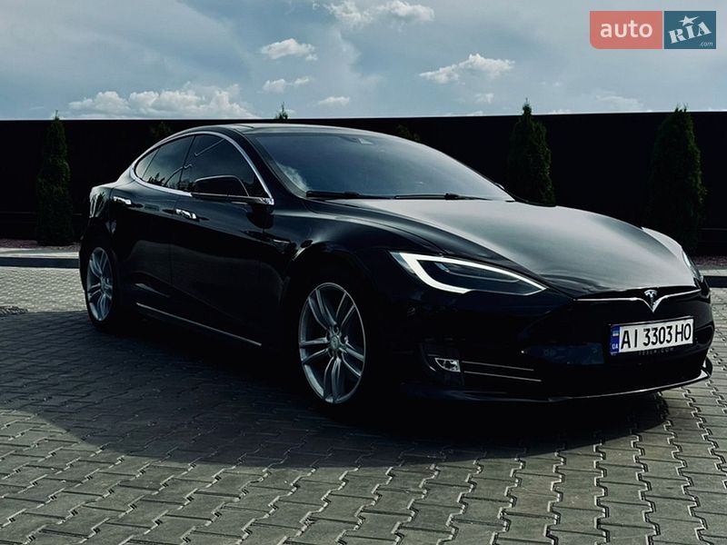 Ліфтбек Tesla Model S 2016 в Дніпрі