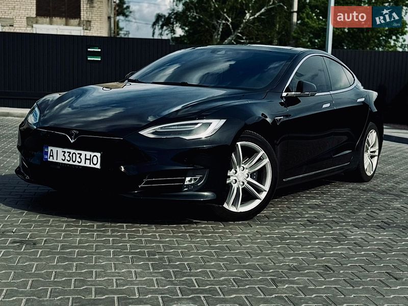 Ліфтбек Tesla Model S 2016 в Дніпрі