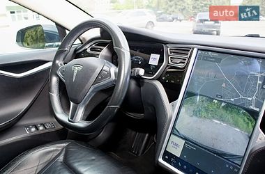 Ліфтбек Tesla Model S 2015 в Львові