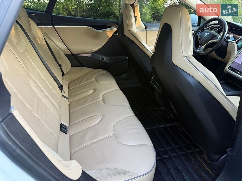 Ліфтбек Tesla Model S 2013 в Борисполі