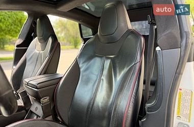 Ліфтбек Tesla Model S 2014 в Дніпрі