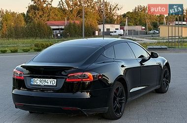 Лифтбек Tesla Model S 2015 в Львове