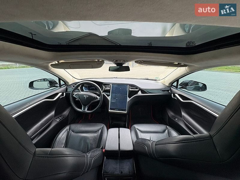 Ліфтбек Tesla Model S 2015 в Львові фото 12 Ліфтбек Tesla Model S 2015 в Львові