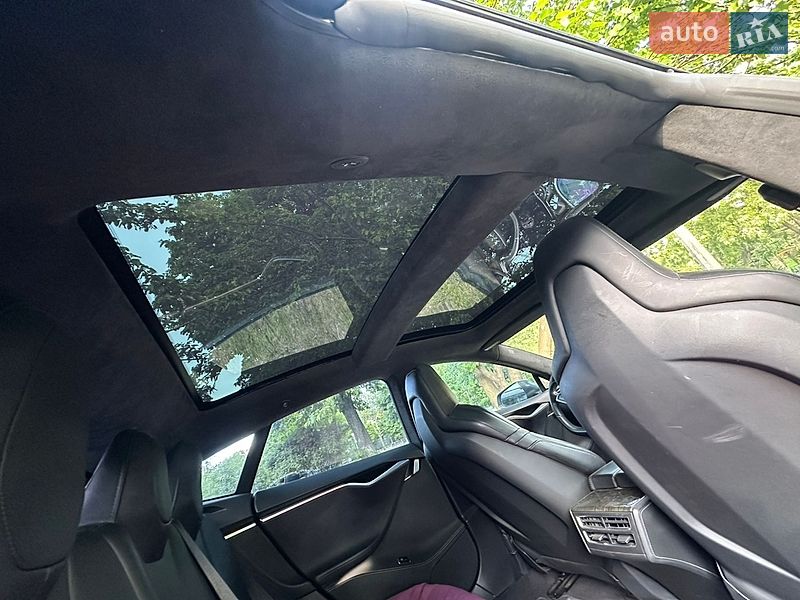 Ліфтбек Tesla Model S 2014 в Києві