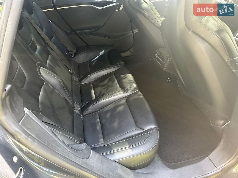 Ліфтбек Tesla Model S 2014 в Києві