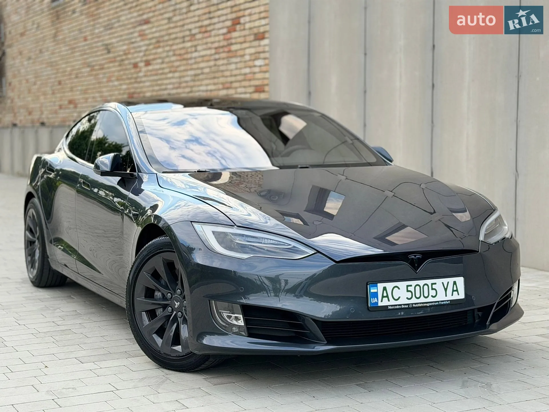 2017 Tesla Model S - фото 1