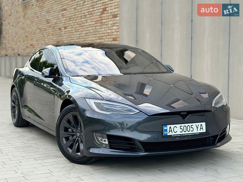 Tesla Model S 2017