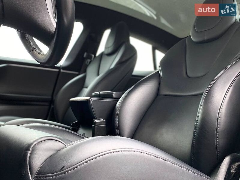 Ліфтбек Tesla Model S 2019 в Києві