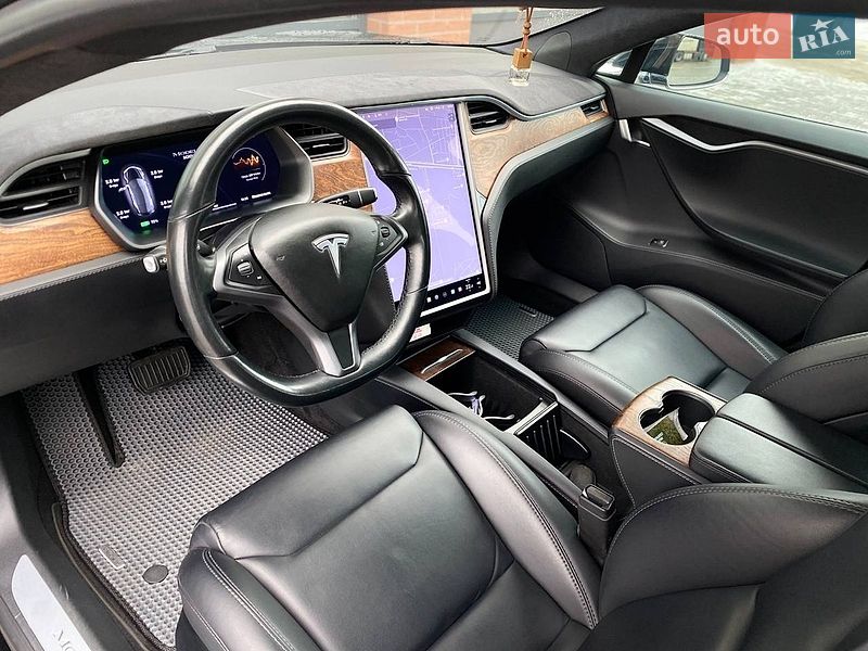Ліфтбек Tesla Model S 2019 в Києві