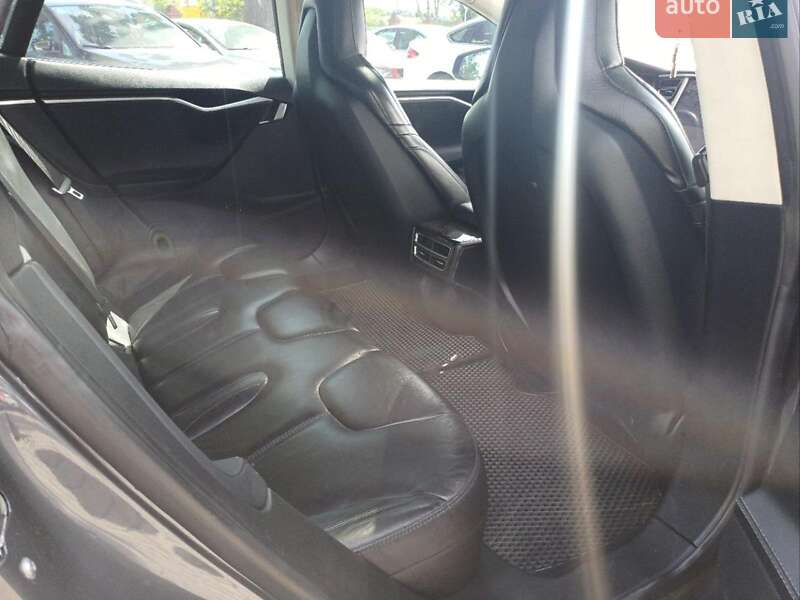 Лифтбек Tesla Model S 2015 в Одессе