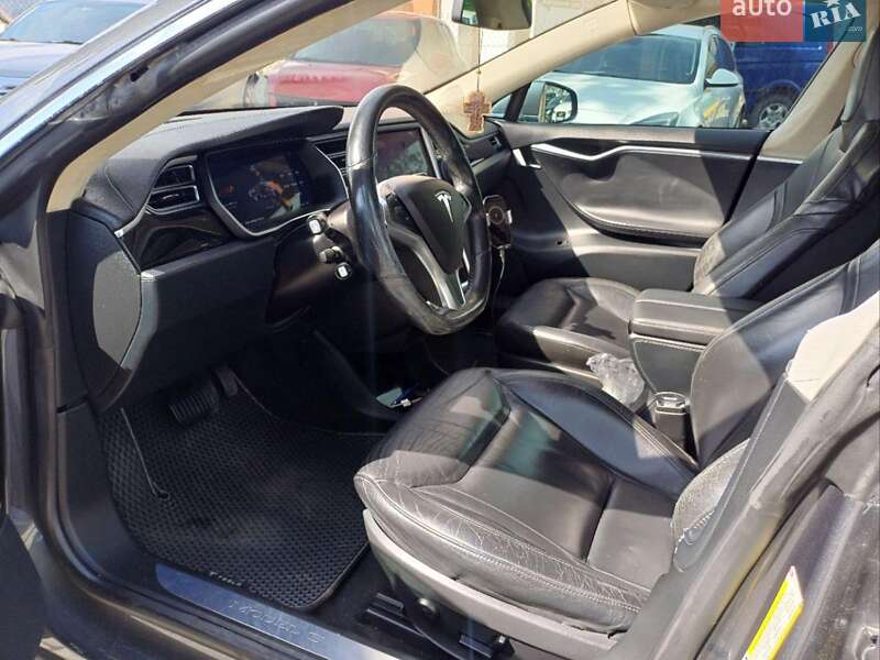 Лифтбек Tesla Model S 2015 в Одессе