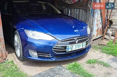 Ліфтбек Tesla Model S 2016 в Кривому Розі