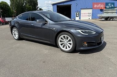 Лифтбек Tesla Model S 2016 в Киеве