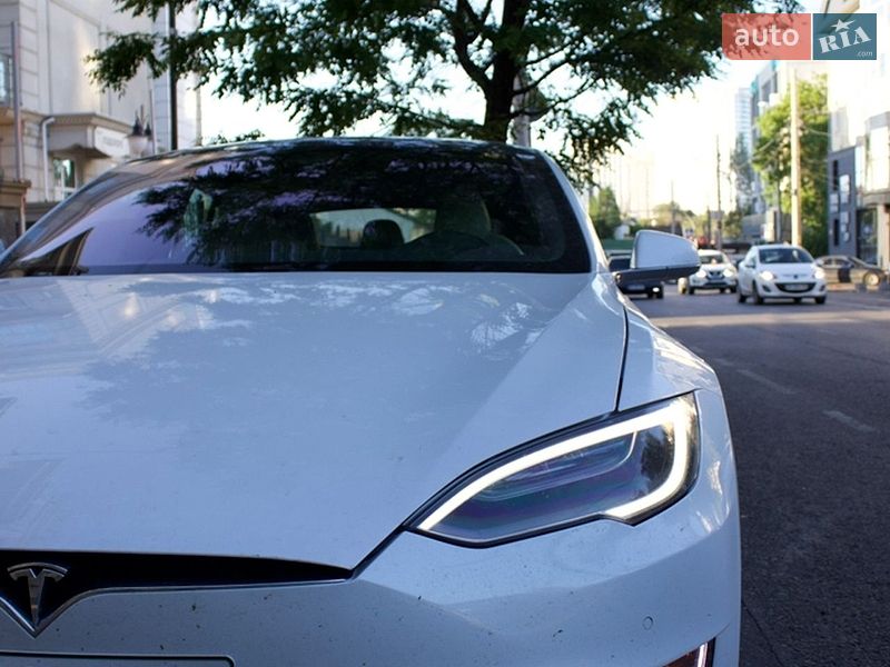 Лифтбек Tesla Model S 2020 в Одессе