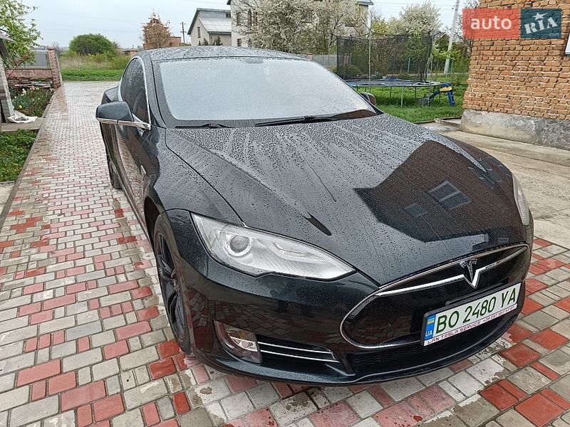 Лифтбек Tesla Model S 2013 в Тернополе фото 18 Лифтбек Tesla Model S 2013 в Тернополе