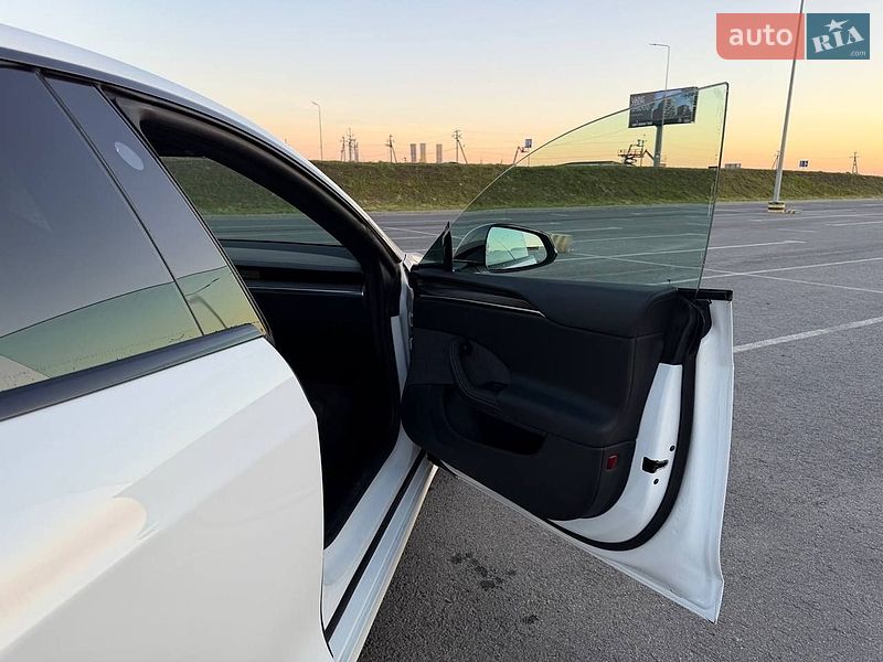 Ліфтбек Tesla Model S 2021 в Львові