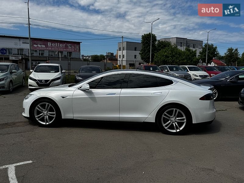 Лифтбек Tesla Model S 2015 в Луцке фото 12 Лифтбек Tesla Model S 2015 в Луцке