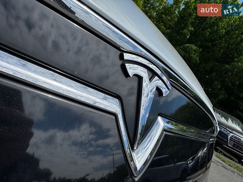 Ліфтбек Tesla Model S 2015 в Луцьку фото 47 Ліфтбек Tesla Model S 2015 в Луцьку