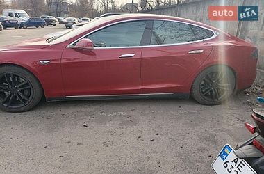 Лифтбек Tesla Model S 2015 в Кривом Роге