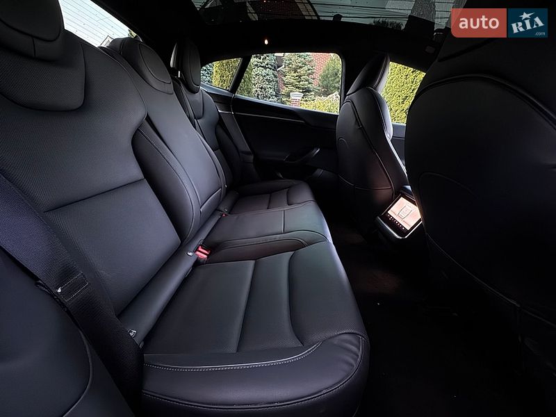 Лифтбек Tesla Model S 2022 в Киеве