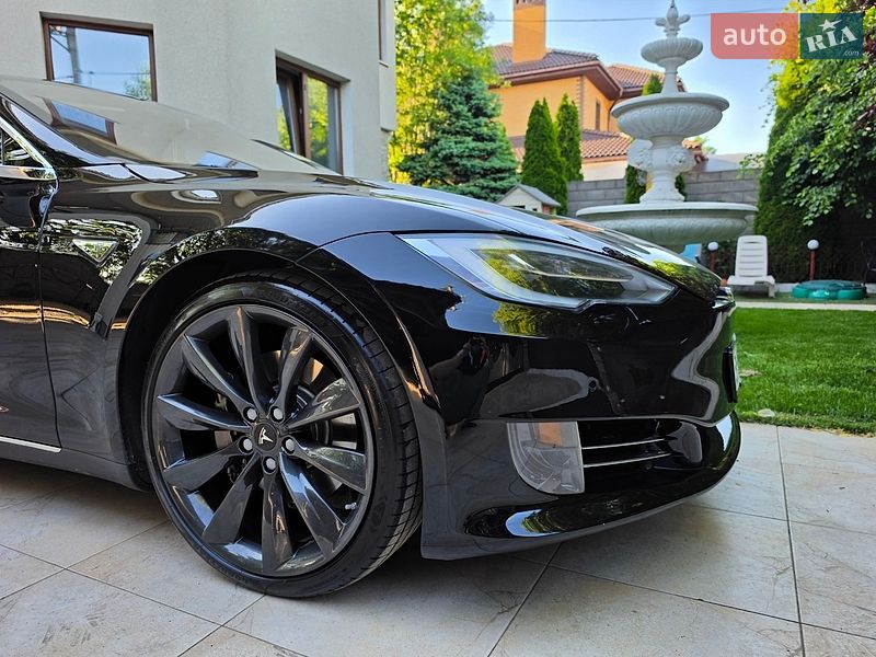 Лифтбек Tesla Model S 2013 в Одессе