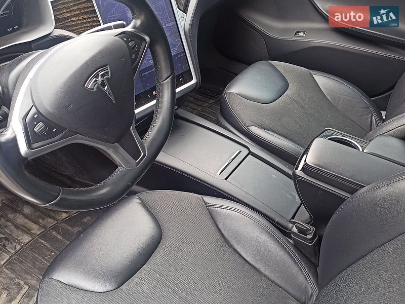 Лифтбек Tesla Model S 2016 в Харькове