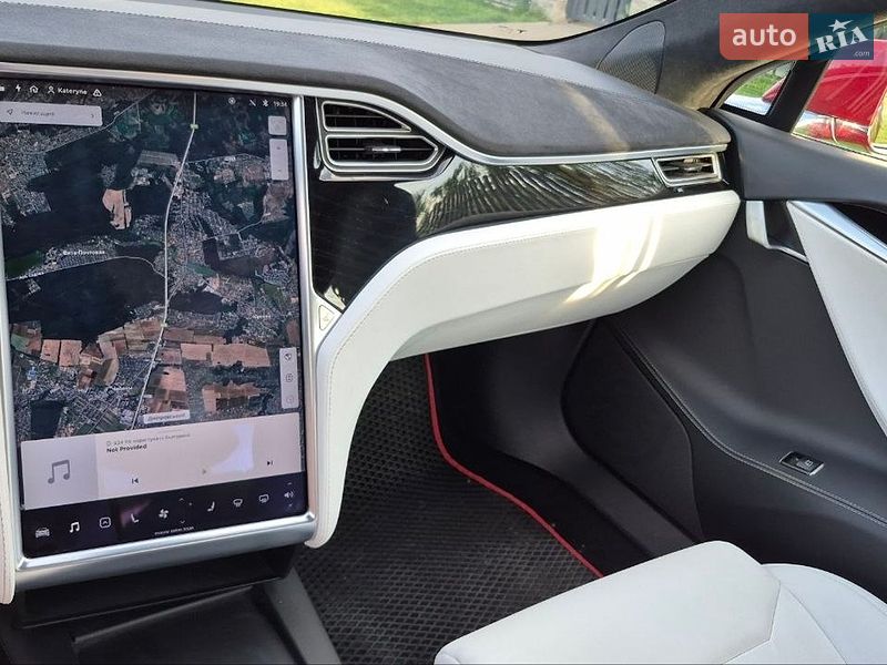 Ліфтбек Tesla Model S 2017 в Києві