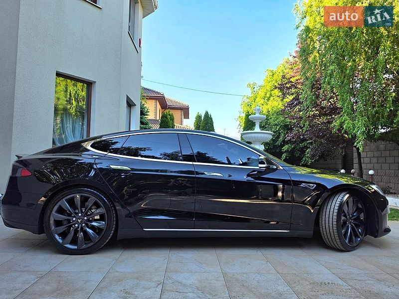 Лифтбек Tesla Model S 2013 в Одессе