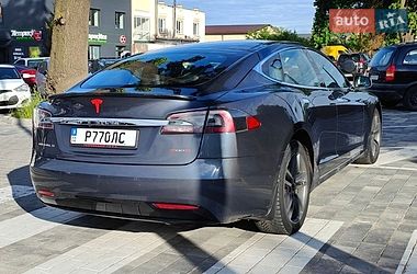 Лифтбек Tesla Model S 2016 в Виннице