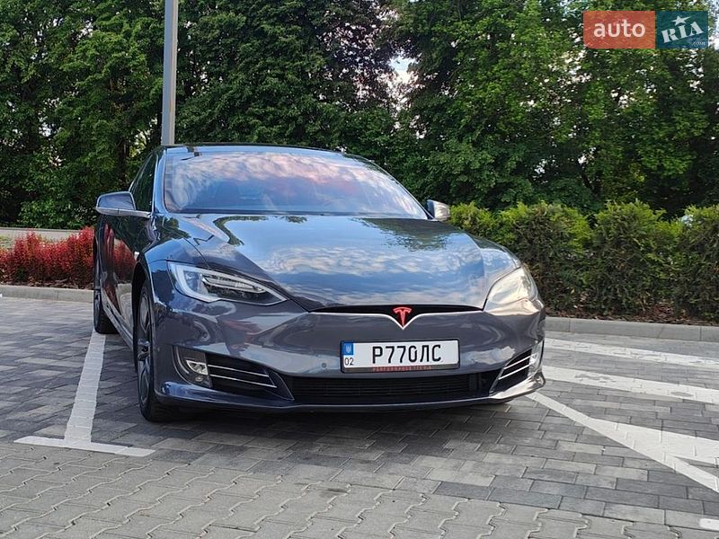 Лифтбек Tesla Model S 2016 в Виннице